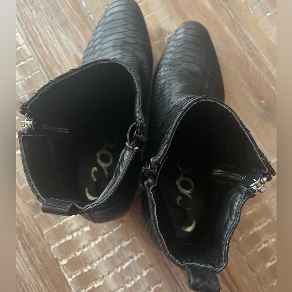 CCOCCI Black Faux Leather Python Snake Embossed Block Heel Ankle Zipper Bootie 7 - Picture 7 of 7